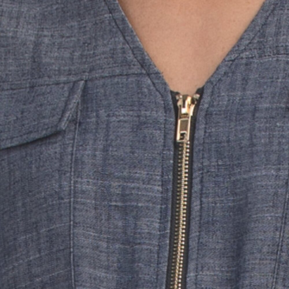 ELLEN TRACY Sleeveless Patch Pocket Chambray Top - Picture 3 of 4
